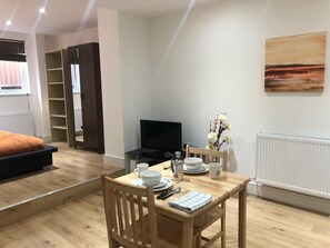 Interior - City Sparrow Apartment 4 (London)