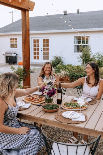 Chic wine country cottage and garden