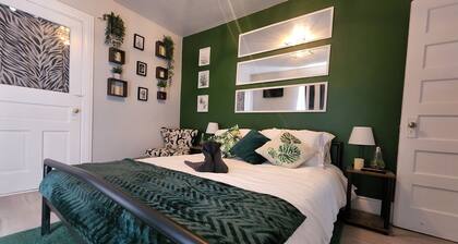 Le Chanelle Suite, ELEGANT, ARTISTIC apartment