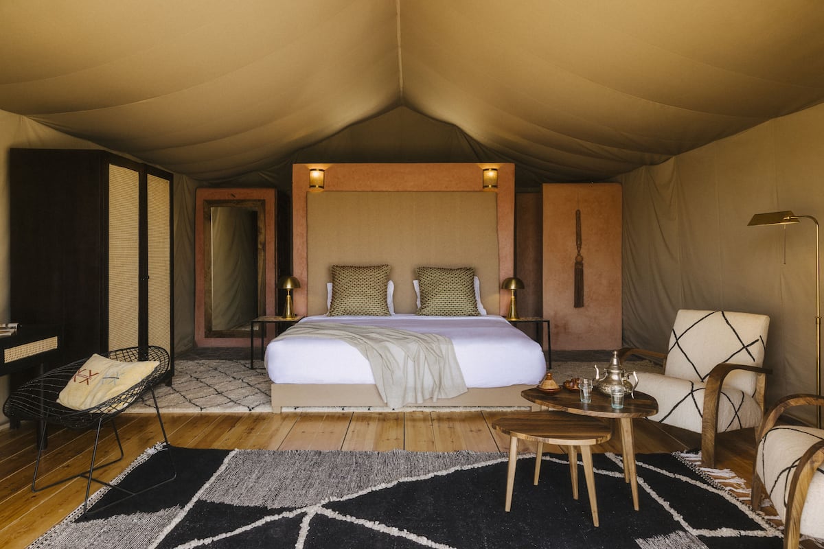 Premium bedding, in-room safe, iron/ironing board, free WiFi