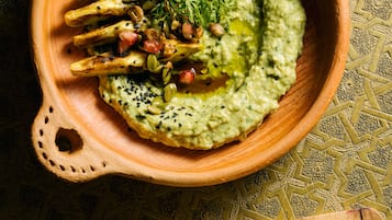 Makanan dan minuman