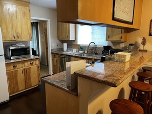 Fridge, microwave, oven, stovetop - Bright and Spacious Apartment by Downtown Alameda, 2BR 2BA (unit B)