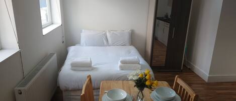 1 Schlafzimmer, WLAN, Bettwäsche