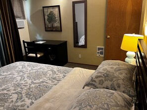 4 habitaciones, escritorio, tabla de planchar con plancha y wifi gratis 
