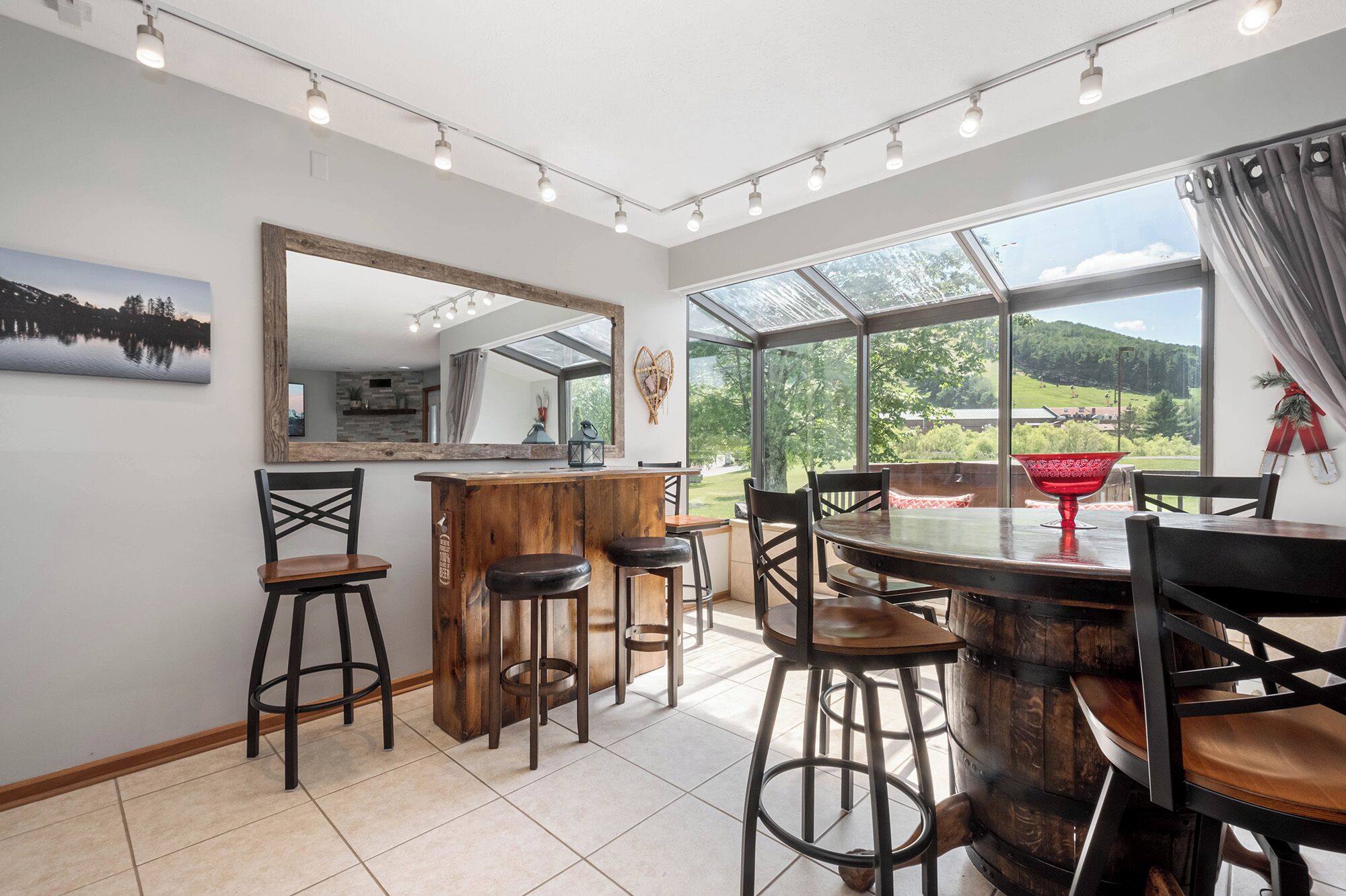 House (3 Bedrooms) | Property amenity