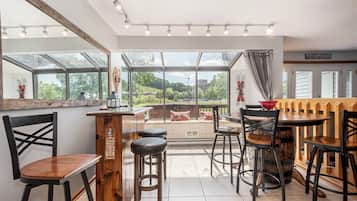 House (3 Bedrooms) | Property amenity