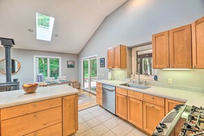 Fridge, microwave, stovetop, dishwasher - Cozy Whitehall Hideaway w/ Hot Tub + Chiminea! (Whitehall)