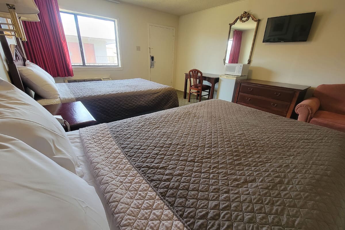 Kamer, 2 tweepersoonsbedden, niet-roken | Gratis wifi, beddengoed