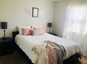 4 bedrooms, desk, iron/ironing board, free WiFi
