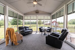 Interior - Private Family Retreat, Pool, Pickleball, 10 acres, 15 Min. from Rochester (Macedon)