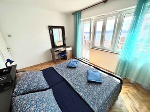 2 bedrooms, WiFi - Holiday apartment Spacious with terrace and views (Dramalj)