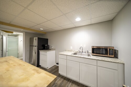 Lovely private studio in a quiet area of Davenport w/ free WiFi