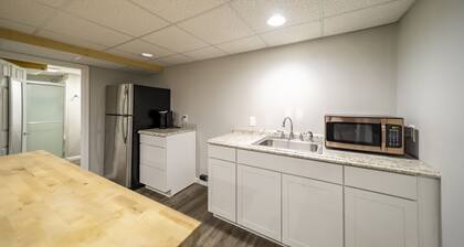 Lovely private studio in a quiet area of Davenport w/ free WiFi