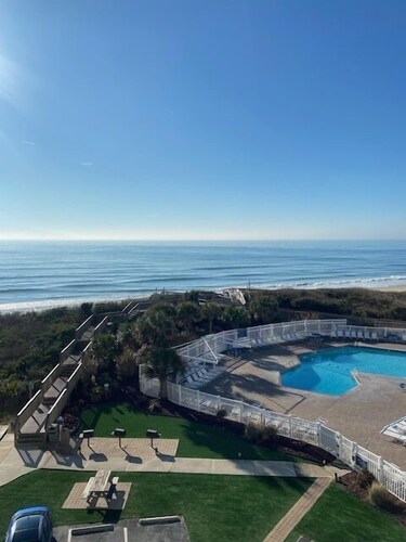 "Beaches be Crazy" 2 bed, 2 bath St Regis in NTB
