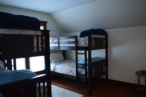 4 間睡房、免費 Wi-Fi、床單