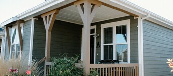 Cheerful three-bed home in new neighborhood