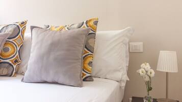 1 Schlafzimmer, Schreibtisch, BĂŒgeleisen/BĂŒgelbrett, Reisekinderbett