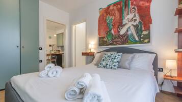 1 bedroom, desk, travel crib, free WiFi