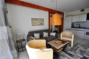 TV, stereo - Ferienwohnung Mühlenstrich 1b Wohnung 2 - Haus Sielblick (Neuharlingersiel)