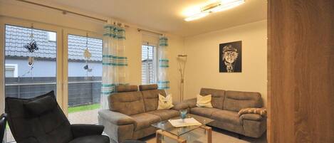 Tv, dvd-spelare och en stereo