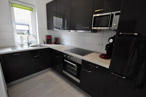 Micro-ondes, four, plaque de cuisson, lave-vaisselle