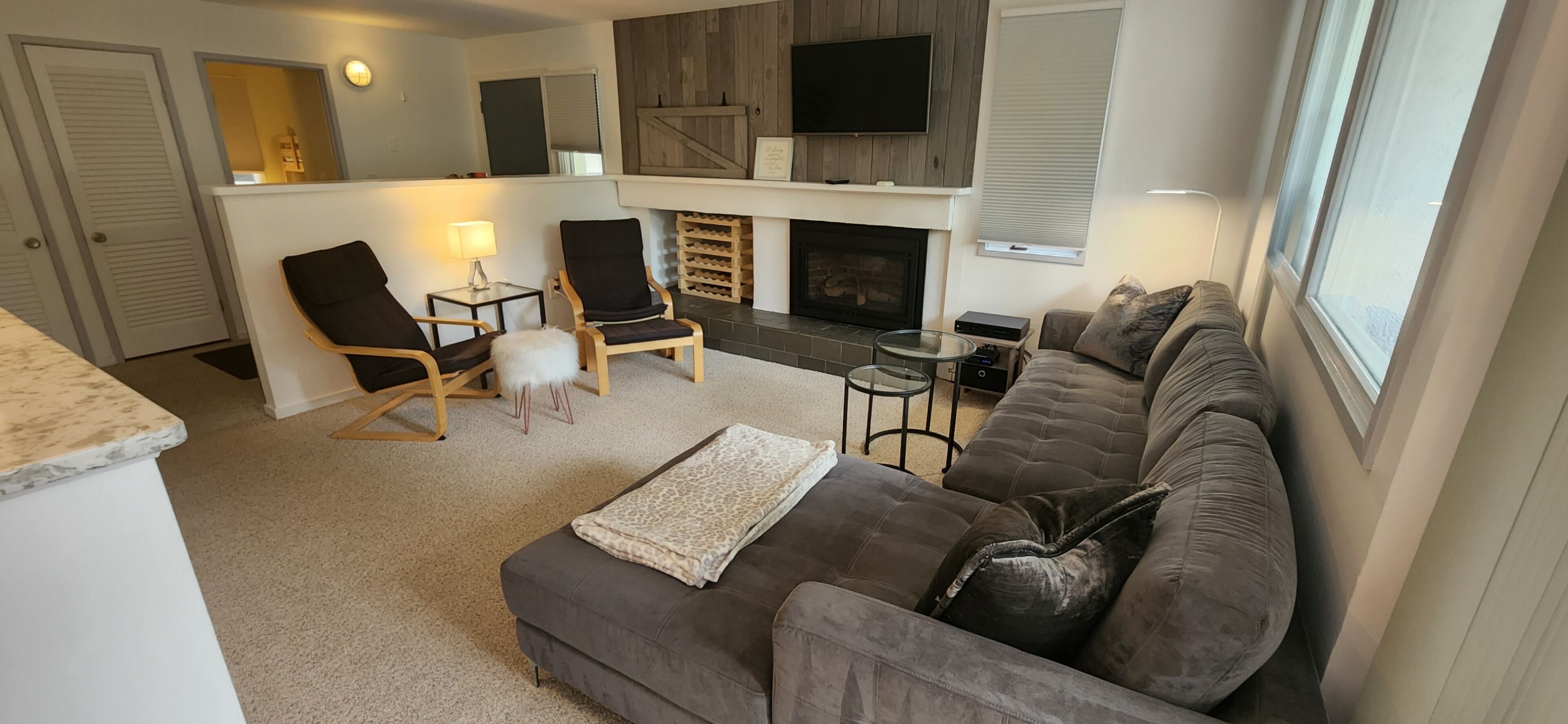 Stylish Condo at Sugarbush Mountain
