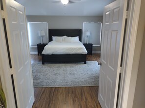 4 habitaciones, tabla de planchar con plancha y wifi gratis