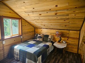 3 bedrooms, WiFi, bed sheets - National Park Stay: Premium comfort in Alaska's wilds. Hiking, lakes, tranquility. Pets OK! (Nabesna)