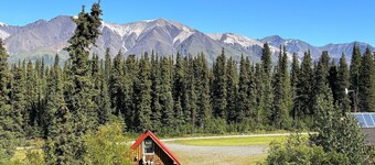 National Park Stay: Immerse yourself in Alaska's biggest park with modern comforts and no crowds. Family-friendly, pets OK!