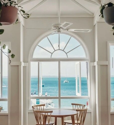 814 Shoal Bay Waterviews