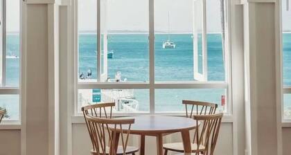 814 Shoal Bay Waterviews