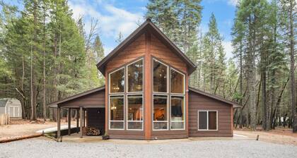 Base of Lassen National Park Secluded 1 BR + LOFT, 2 BATH HOME. sleeps up to 7