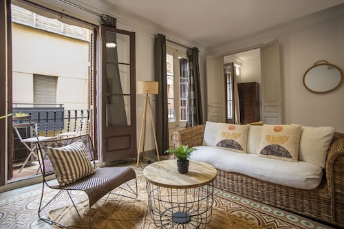 P2SAL1071 - Elegant Apartment in Carrer de Salinas