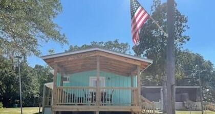 BB's Tiki Marina Cottage. Bring your boat! Great fishing area!