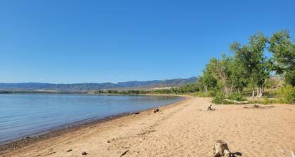 Tranquil 2-bedroom at Red Rocks & Chatfield ~ Winter Wonderland
