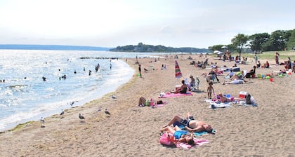 Entire House, 4 Bedrooms, Gym Room@10 mins to Providence