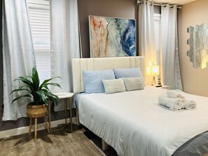 4 bedrooms, desk, free WiFi - Entire House, 4 Bedrooms, Gym Room@10 mins to Providence (Cranston)