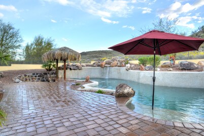 Private 5 Bedroom Resort with Pool Backing Mountain Preserve