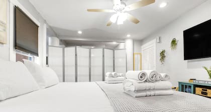 The Palms of Tampa - Private Courtyard