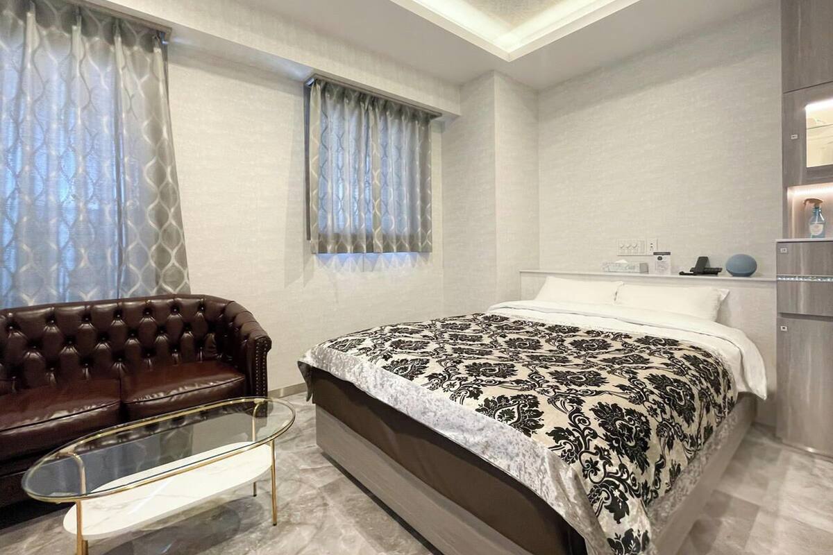 WiFi (free), bed sheets