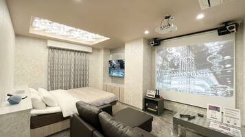 Luxury Double Room, Smoking | Soundproofing, free WiFi, bed sheets