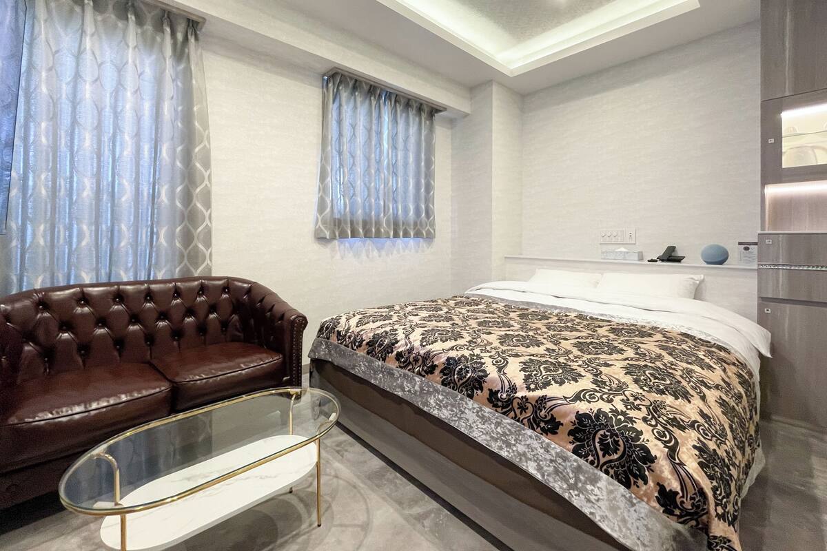 Grace Double Room, Smoking