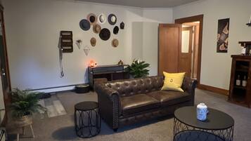 Smart TV, fireplace, music library