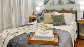 3 bedrooms, iron/ironing board, WiFi, bed sheets