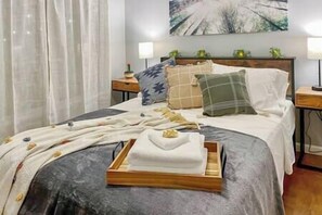 3 bedrooms, iron/ironing board, WiFi, bed sheets - Beautiful Townhome in Palm Beach Gardens, 5 mins to PGA Golf and MLB (Palm Beach Gardens)