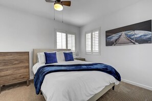 4 slaapkamers, een strijkplank/strijkijzer, reisbedje, gratis wifi