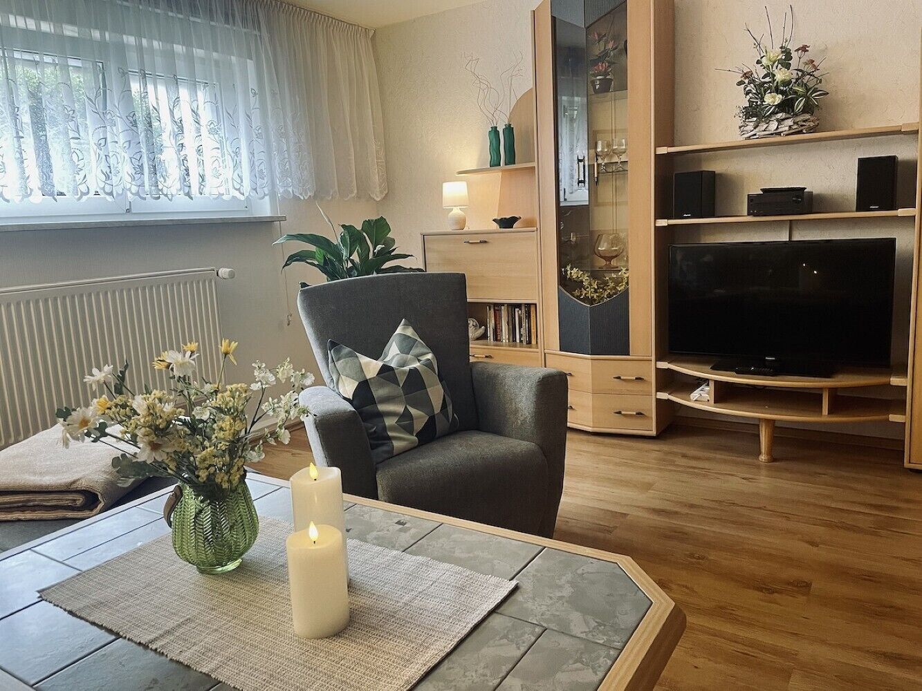 Fernseher, Stereoanlage