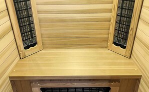Sauna, hot tub