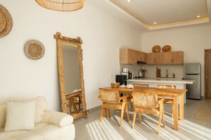 Coffee/tea maker, electric kettle, toaster, high chair - Villa Casa Cielo by OriVista (Canggu)
