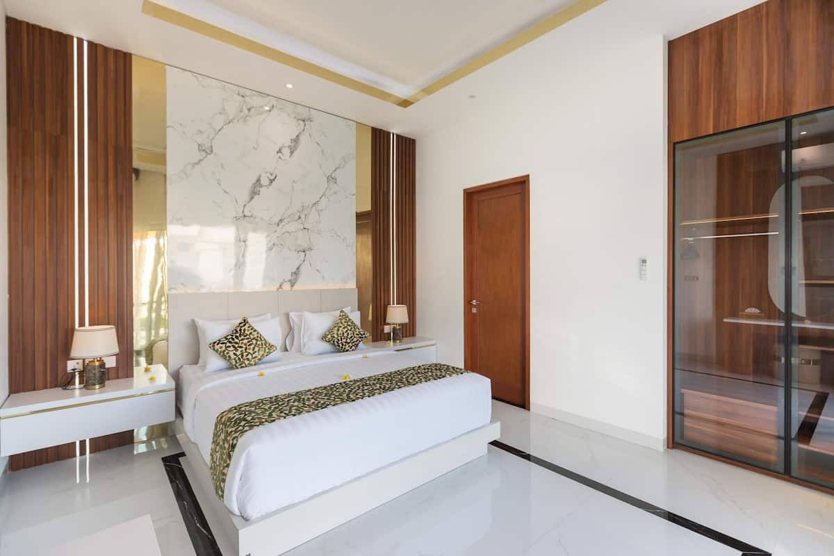 3 bedrooms, bed sheets